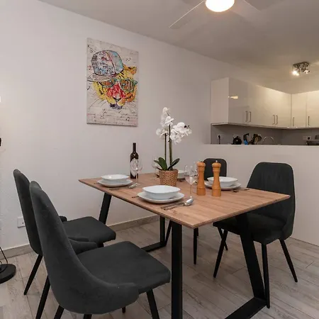 Castle Harbour 36 - Two Bed Apartment