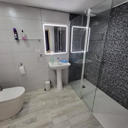 Castle Harbour 36 - Two Bed Διαμέρισμα Los Cristianos (Tenerife)