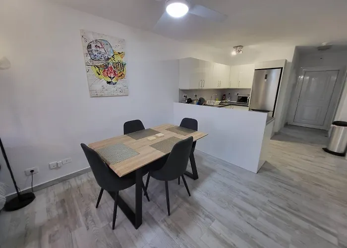Castle Harbour 36 - Two Bed 아파트 *
